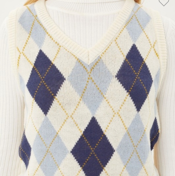 Argyle Pattern Sweater Vest - Picture 10 of 16